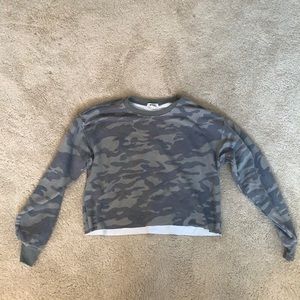forever 21 cropped camo crewneck size large